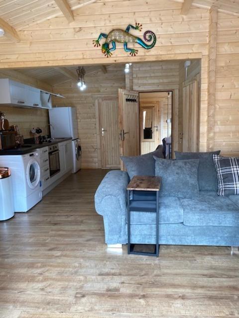 The Wooden Lodge No 1 At The Baltic Cains Brewery Liverpool Extérieur photo